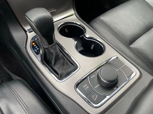 Used 2019 Jeep Grand Cherokee Limited image 22