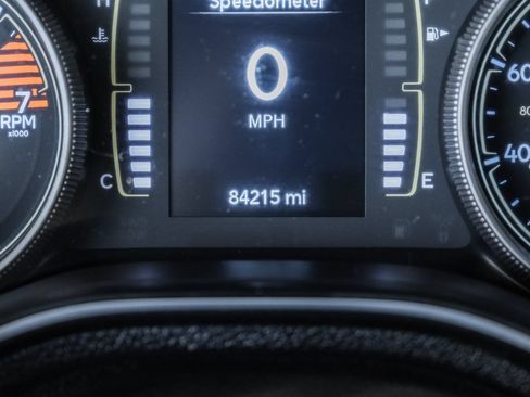 Used 2019 Jeep Cherokee Latitude Plus w/ Comfort/Convenience Group AWD/4WD image 56