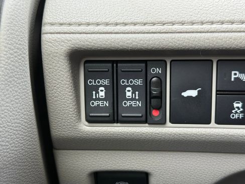 Used 2025 Honda Odyssey Elite image 44