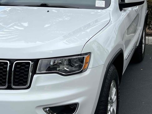 Used 2020 Jeep Grand Cherokee Laredo AWD/4WD image 46