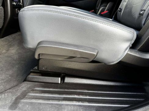 Used 2019 Buick Enclave Essence image 41