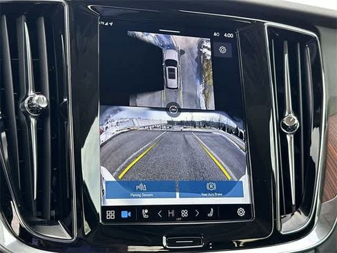 Used 2025 Volvo V60 B5 Cross Country Plus image 15