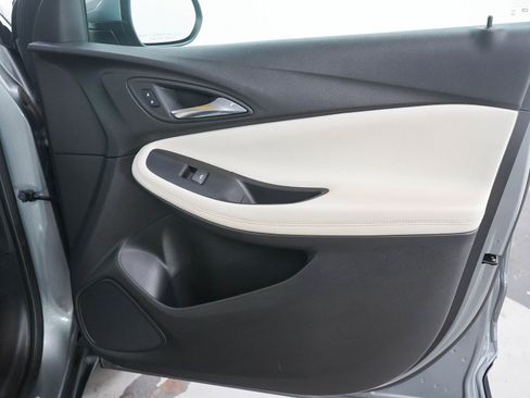 Used 2023 Buick Encore GX Preferred w/ Cold Weather Comfort Package FWD image 11