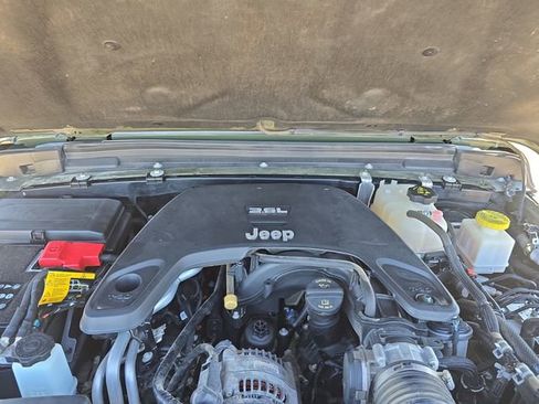 Used 2021 Jeep Gladiator Sport image 30