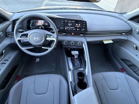 New 2026 Hyundai Elantra SE image 22