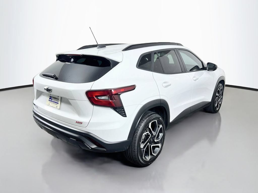 Used 2025 Chevrolet Trax RS w/ Sunroof Package FWD image 7
