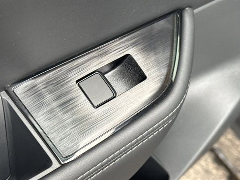 New 2026 Nissan Rogue SV image 30