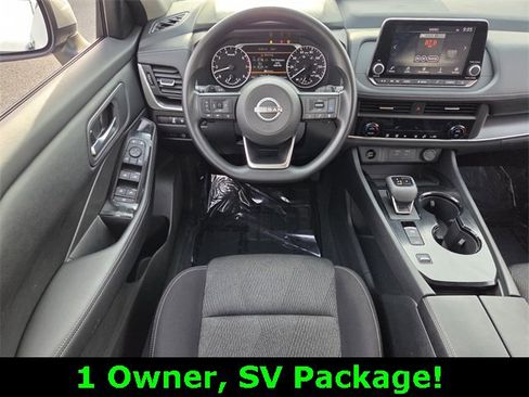 Used 2024 Nissan Rogue SV image 12