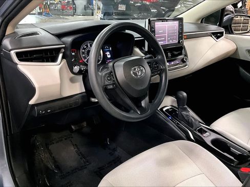 Used 2020 Toyota Corolla LE image 16