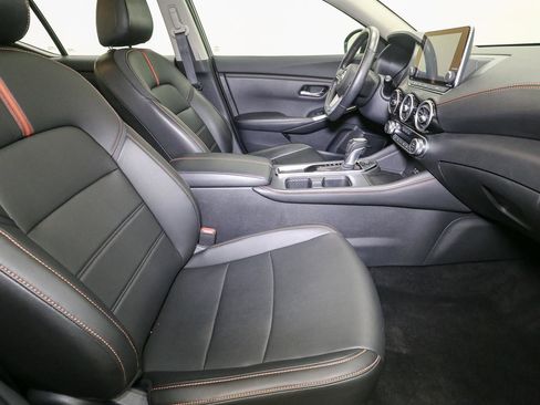 Used 2020 Nissan Sentra SR w/ Premium Package FWD image 18
