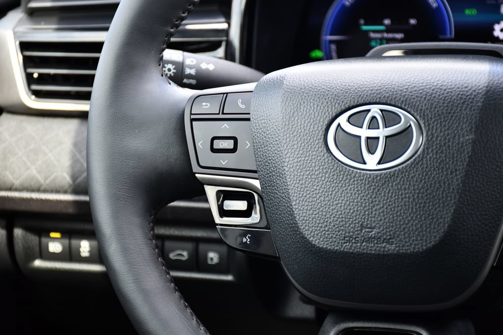 Used 2025 Toyota Camry XLE w/ Premium Plus Package FWD image 29