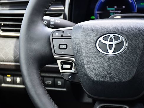 Used 2025 Toyota Camry XLE w/ Premium Plus Package FWD image 29