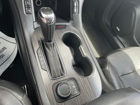 Used 2019 GMC Acadia SLT FWD image 17