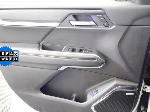 Certified 2025 GMC Acadia Elevation AWD/4WD image 35