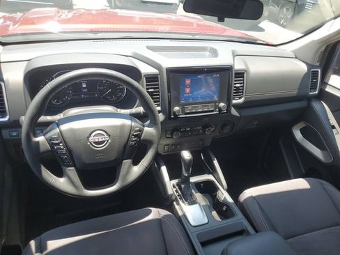 Used 2022 Nissan Frontier SV AWD/4WD image 11