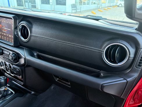 Used 2023 Jeep Wrangler Sahara image 45