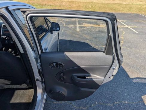 Used 2014 Nissan Versa Note S FWD image 39
