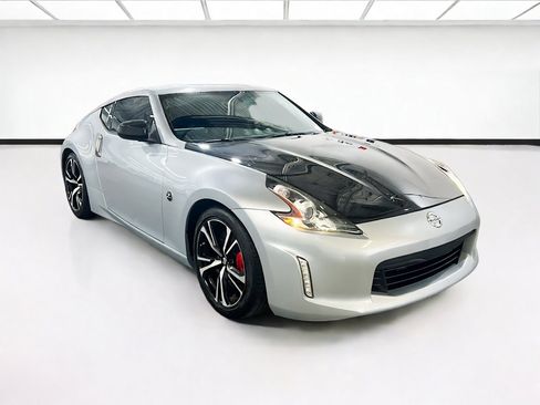 Used 2020 Nissan 370Z Coupe RWD image 3