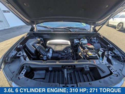 Used 2022 GMC Acadia SLT w/ Technology Package image 32