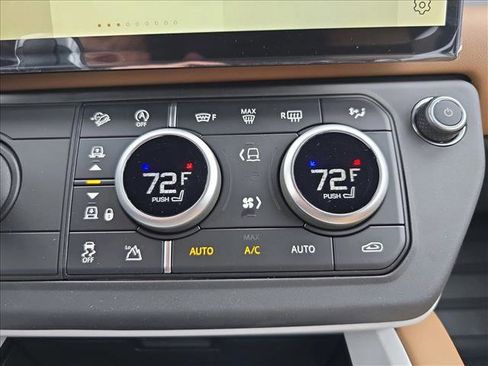 New 2026 Land Rover Defender 110 X-Dynamic SE AWD/4WD image 22