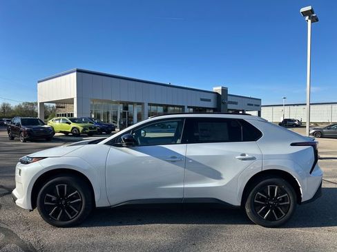 New 2026 Subaru Solterra Premium image 4