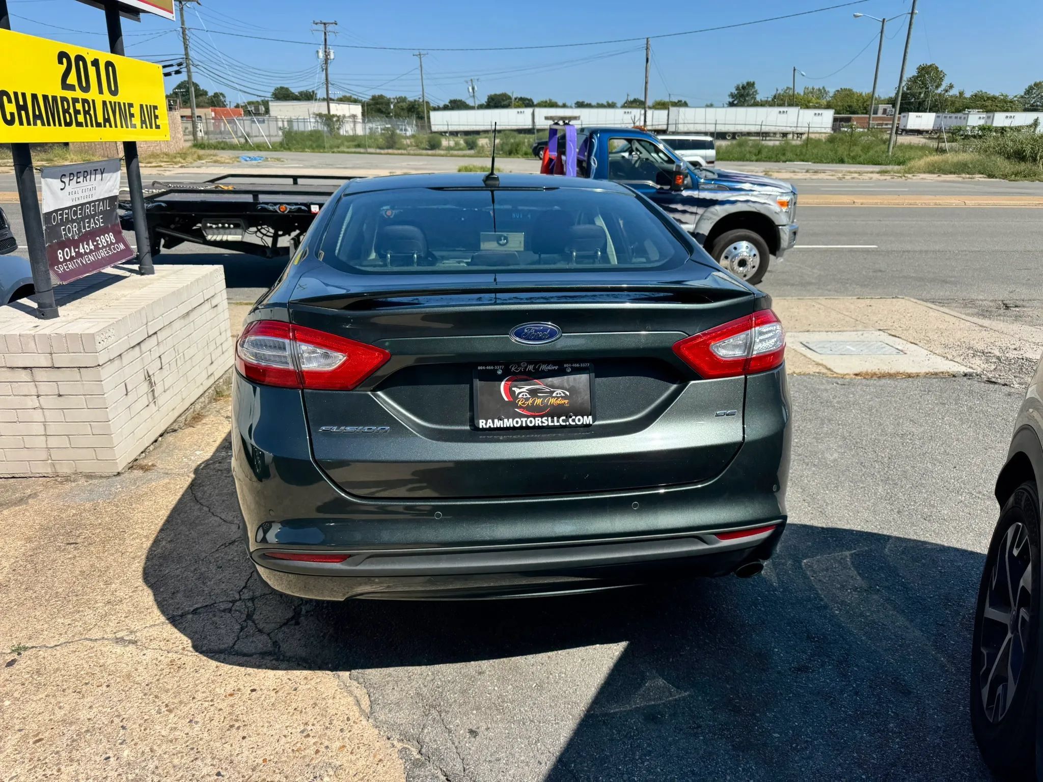 Used 2015 Ford Fusion SE FWD image 4