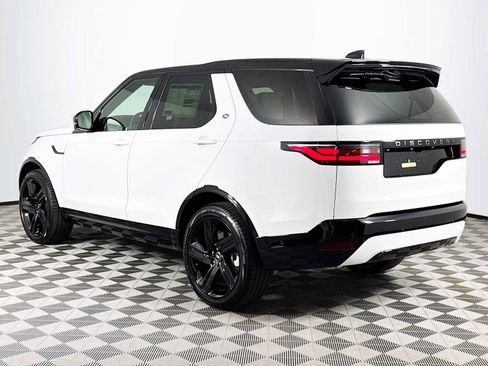 New 2025 Land Rover Discovery Dynamic SE image 6