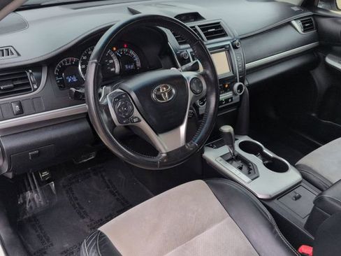 Used 2012 Toyota Camry SE image 11