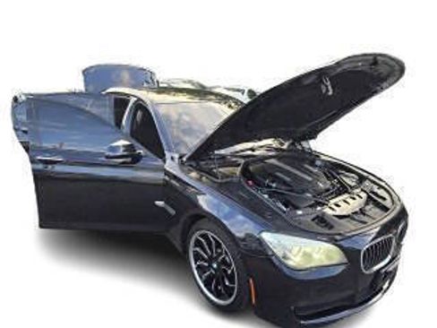 Used 2014 BMW 750Li xDrive w/ Executive Package image 1