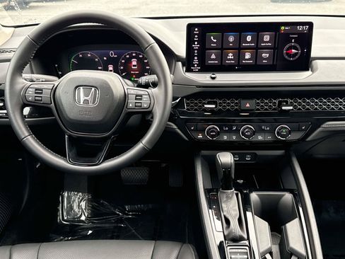 Used 2025 Honda Accord EX-L image 2