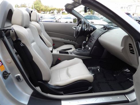 Used 2006 Nissan 350Z Touring image 14
