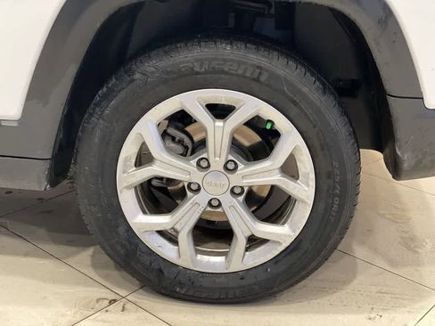 Used 2024 Jeep Compass Latitude image 13