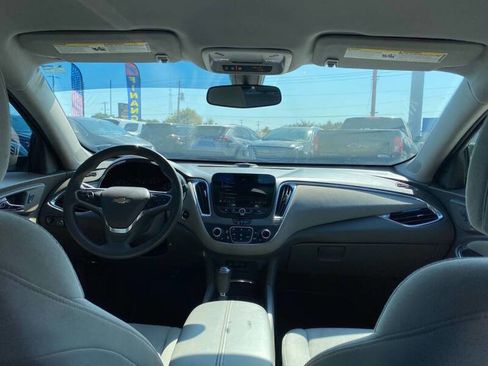 Used 2020 Chevrolet Malibu LT image 12
