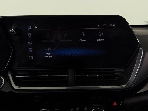 Used 2024 Chevrolet Trax RS w/ Sunroof Package FWD image 18