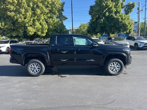 New 2025 Toyota Tacoma SR5 image 7