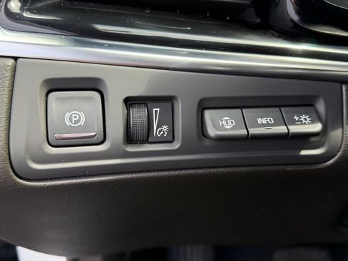 Used 2023 Cadillac XT6 Premium Luxury w/ Technology Package AWD/4WD image 23