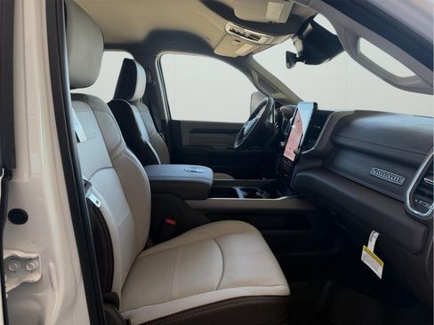New 2026 RAM 3500 Laramie AWD/4WD image 19