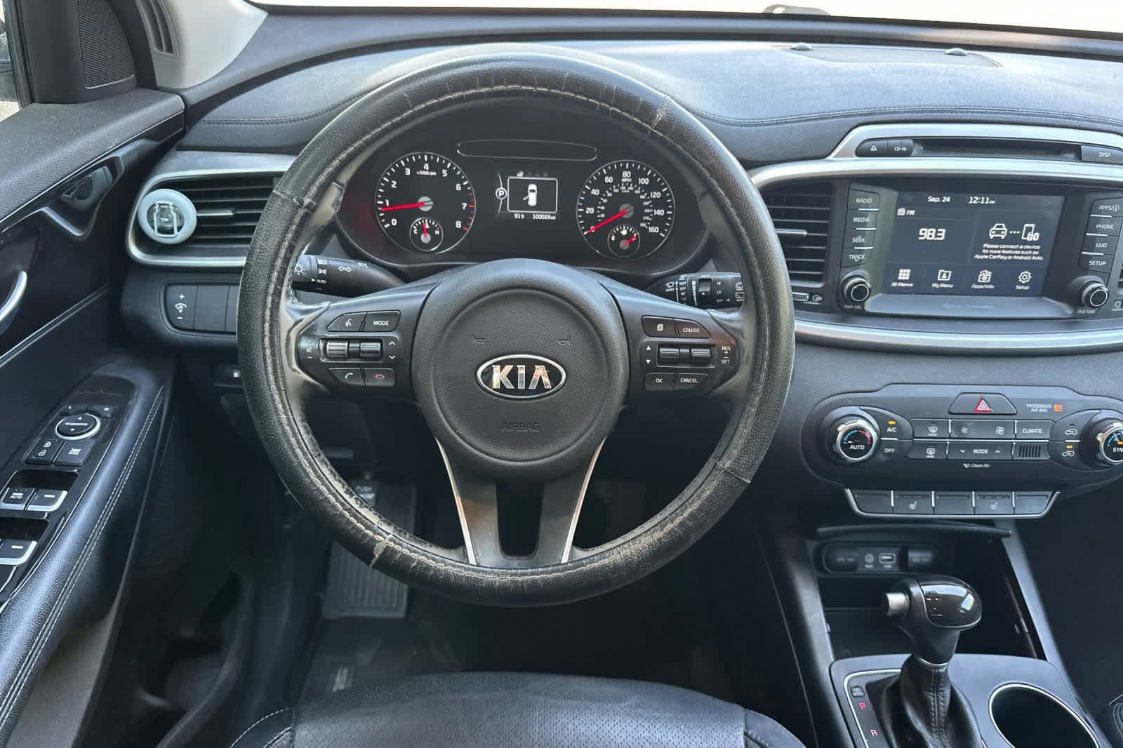 Used 2017 Kia Sorento FWD w/ LX Convenience Package image 16