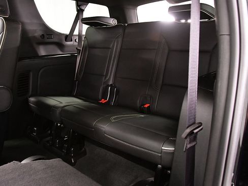 Used 2024 GMC Yukon XL SLT w/ SLT Luxury Package AWD/4WD image 31