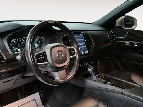 Used 2018 Volvo XC90 T5 Momentum w/ Convenience Package image 7
