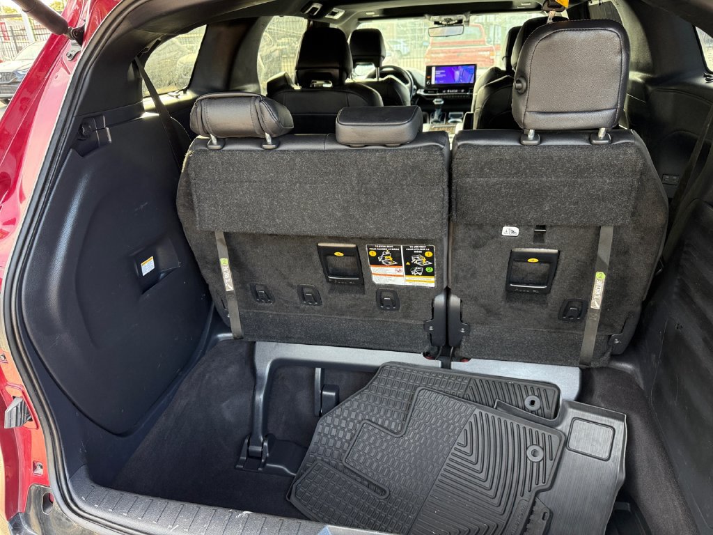 Certified 2025 Toyota Sienna Platinum AWD/4WD image 27