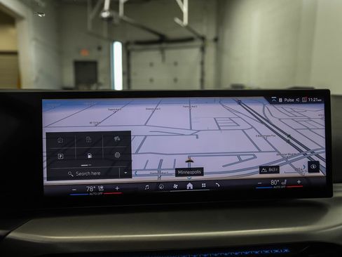 Certified 2025 BMW 330i xDrive Sedan image 16