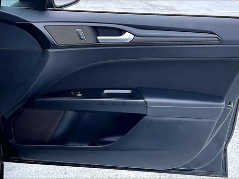 Used 2018 Ford Fusion SE w/ Equipment Group 601A image 22