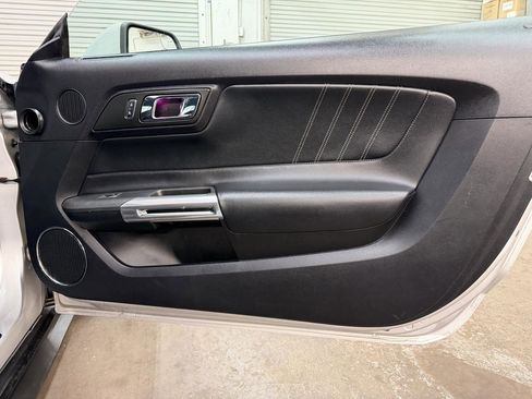 Used 2016 Ford Mustang Premium RWD image 37