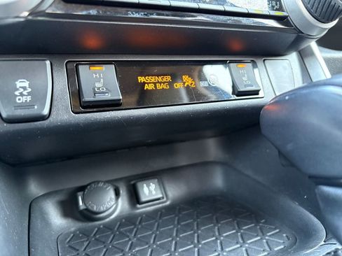 Used 2019 Toyota RAV4 XLE Premium w/ Cold Weather Package image 7