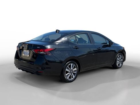 Used 2023 Nissan Versa SV FWD image 5