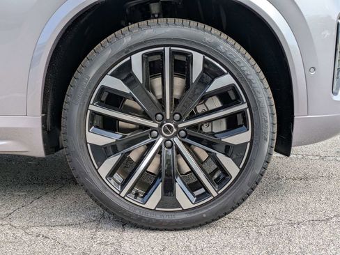New 2026 Volvo XC90 T8 Plus w/ Protection Package AWD/4WD image 11