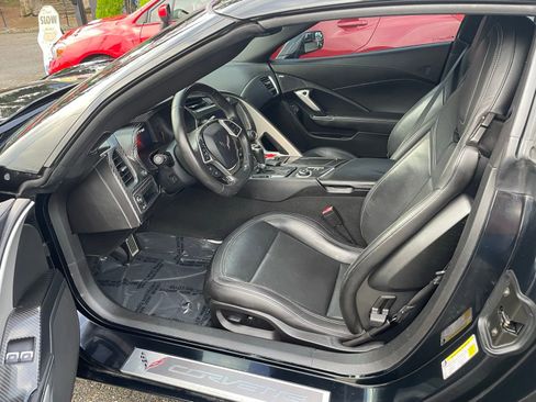 Used 2019 Chevrolet Corvette Stingray Coupe w/ 1LT image 13