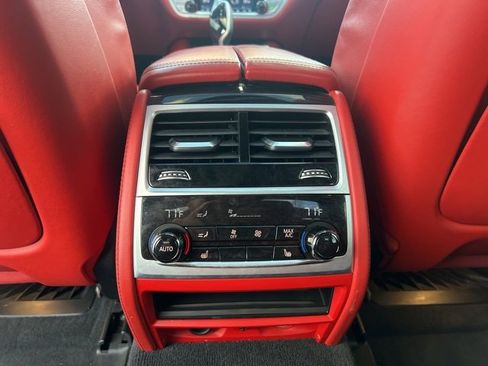 Used 2018 BMW 750i xDrive image 19
