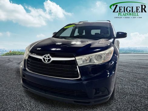 Used 2015 Toyota Highlander LE FWD image 9